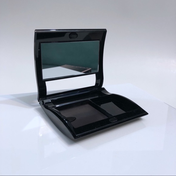 Discontinued Mary Kay refillable compact (empty). - Picture 6 of 9